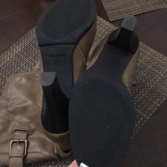 Shoes - Picture 3 of 6